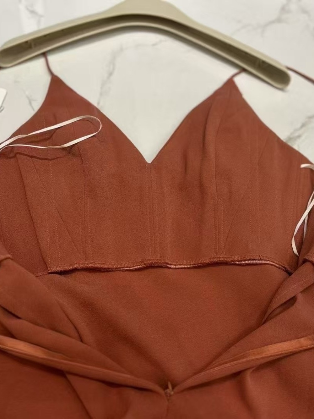 NWOT Alex Perry Spaghetti V Neck Midi Dress in Rust Red, Size US 6 - Picture 9 of 9